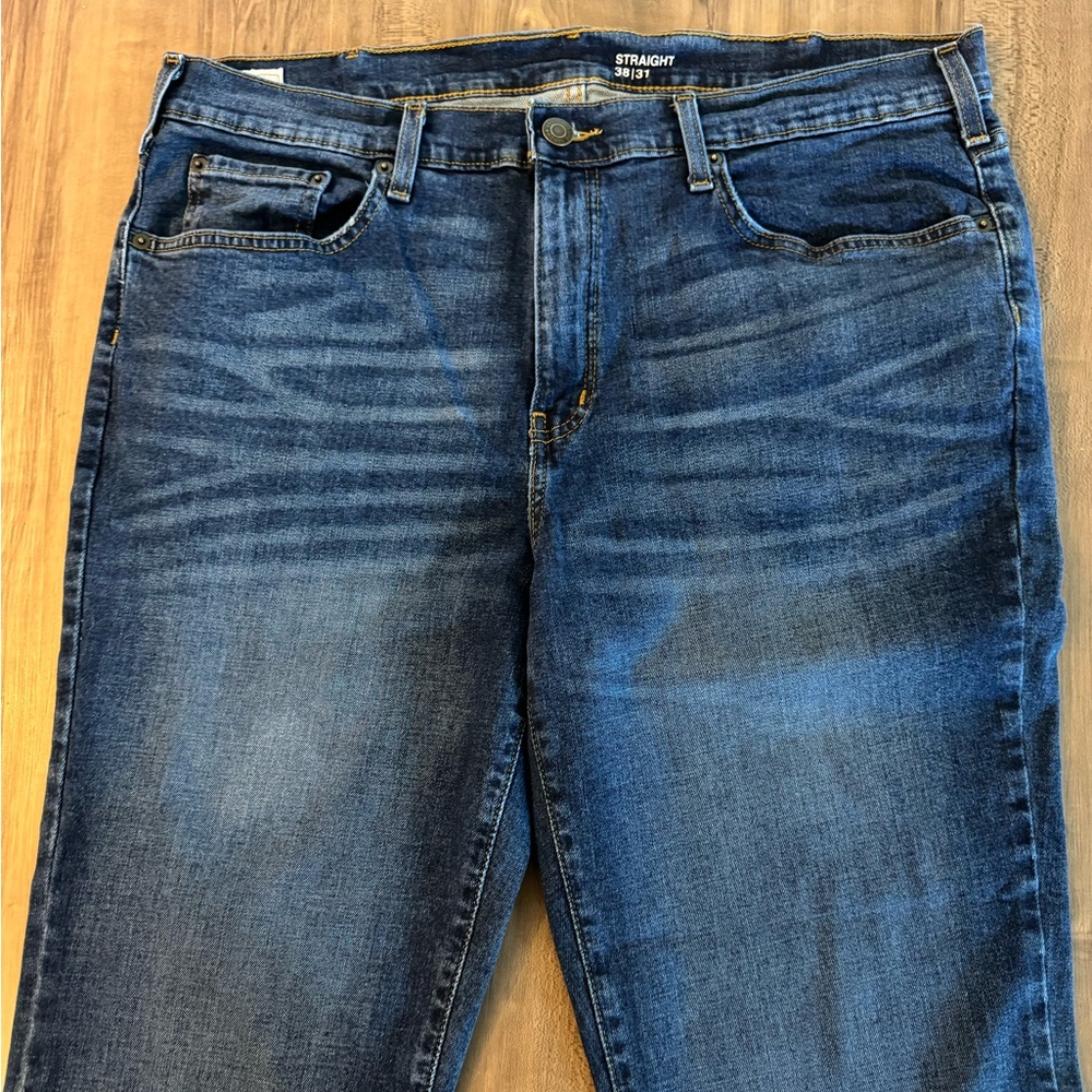 Men's Straight-Fit Jeans
Size: 38W x 31L